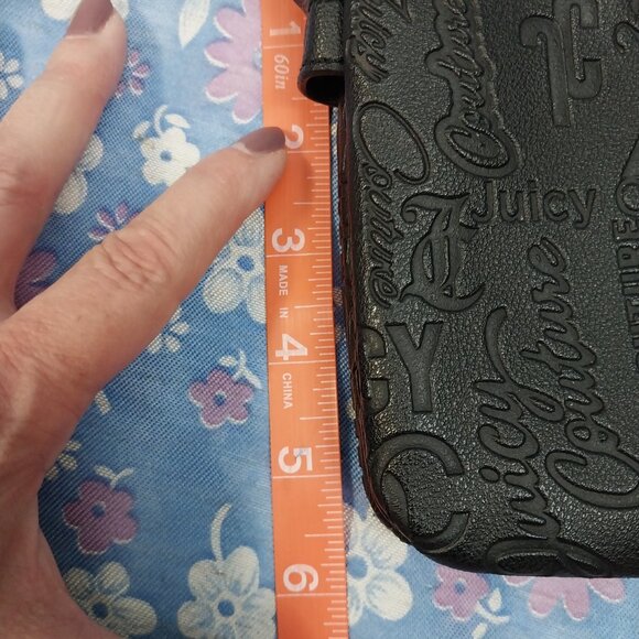 3195 Small Black Juicy Couture Crossbody Bag Purse. In Excellent Condition. - Picture 13 of 15